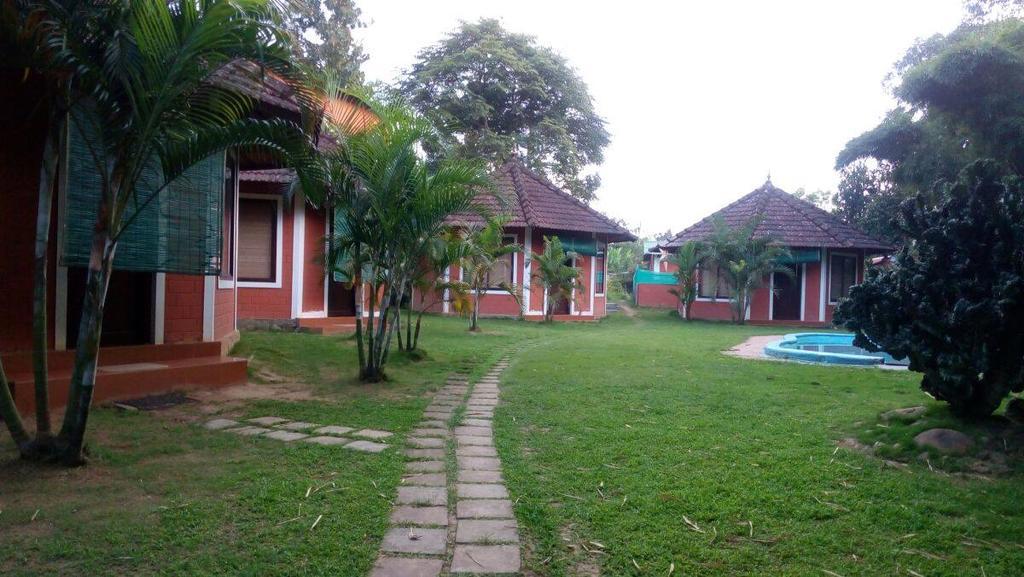 Sunbird Garden Resort Krishnagiri Luaran gambar